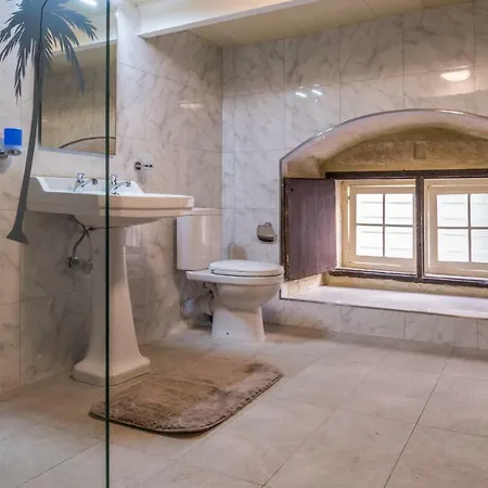 Two Bedroom Townhouse In Dom wakacyjny Valletta